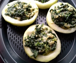 Mit Spinat gefüllte Kohlrabi mit Sauce (all in one)