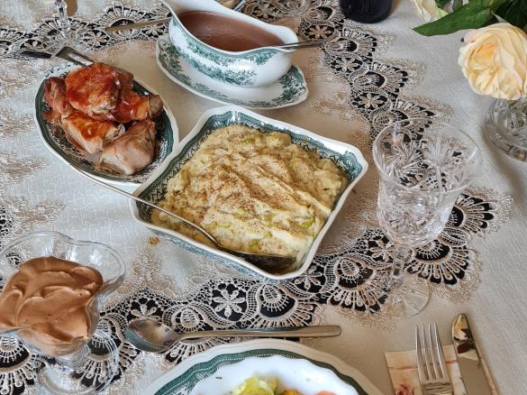 Kalbsmedallions an Selleriepüree mit Rotweinsoße
