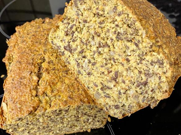 Eiweiß-Möhren-Brot (Low Carb)