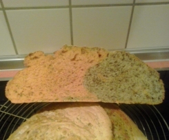 Zucchinibrot mit Basilikum und Ayvar - "Marmorbrot"