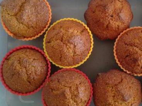 Kinderfreundliche Variation von Apfel-Möhren-Muffins