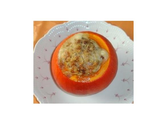 Kürbis mit Nussfüllung  vegetarisch