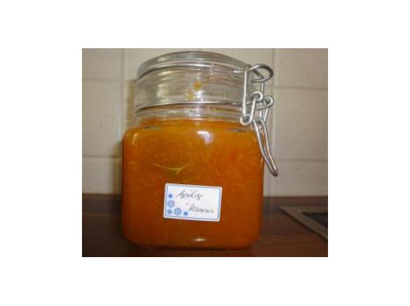 Aprikosenmarmelade mit Rosmarin