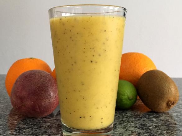 Leckerer Multivitamin Frucht-Smoothie