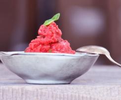 Erdbeer-Basilikum-Champagner-Eis   „Sylter Art“