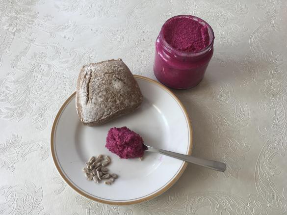 Rote Beete-Meerrettich- Aufstrich