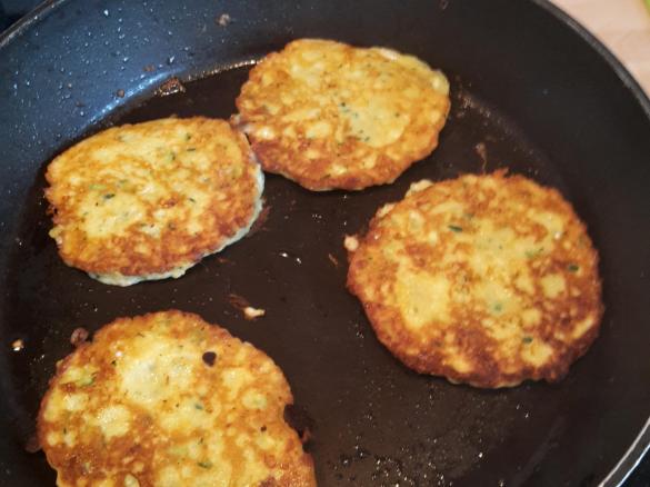 Zucchinipuffer Zucchiniküchlein