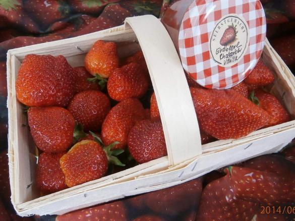 ERDBEER RHABARBERMARMELADE  VANILLETRAUM