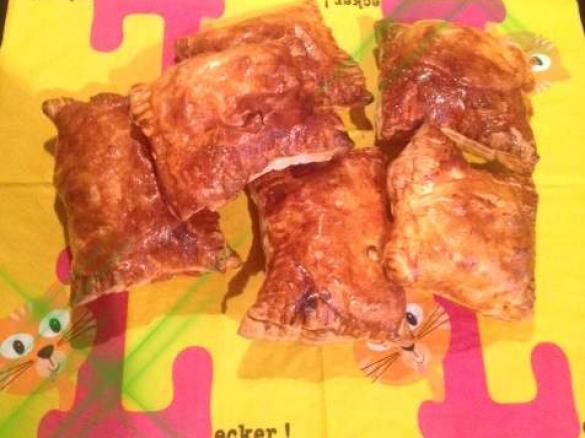 Herzhafte Blätterteigtaschen - 2 Füllungen