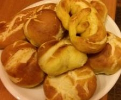 Laugenbreze, Laugenstange, Laugenbrötchen