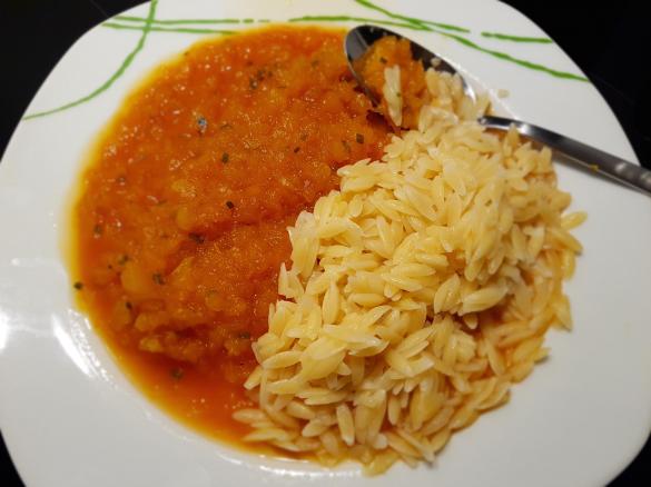 Kürbis - Bolognese mit Reisnudeln (Kritharaki)