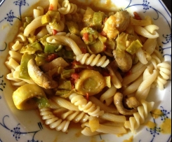 Champignon-Lauch-Gemüse zu Nudeln