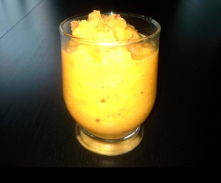 Smoothie (Apfel, Birne, Mandarine, Möhre)