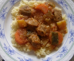 Lammfleisch mit Gemüse und Couscous (m. Orig.)