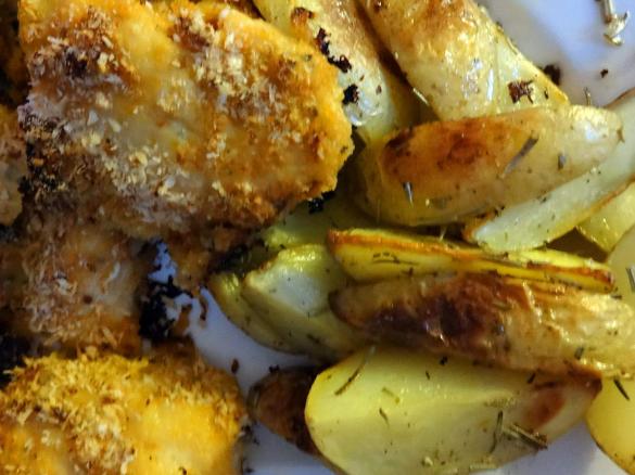 Backofen Chicken-Nuggets "Pesto Rosso" mit Rosmarin-Kartoffeln
