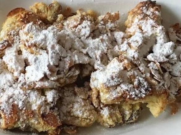 Kaiserschmarrn mit karamellisierten Mandeln