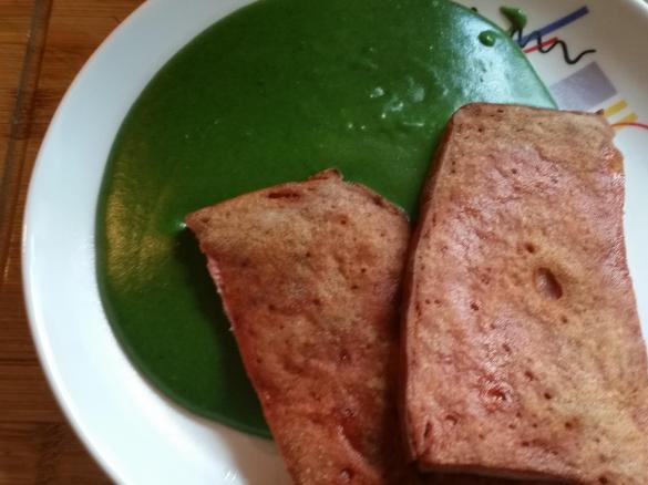 Cremespinat (hier mit gebratenem Leberkäse)