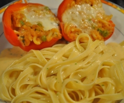 Paprika mit Nudel-Mozarella-Füllung (All-in-One)