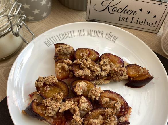 Zwetschgen Kuchen mit Quark-Öl-Teig (zuckerfrei)