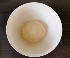 Pizzateig für den "kleinen Haushalt" sehr dünn