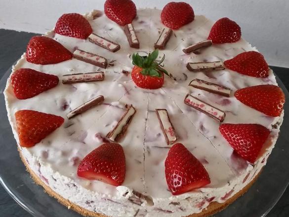 Erdbeer - Yoguretten - Torte