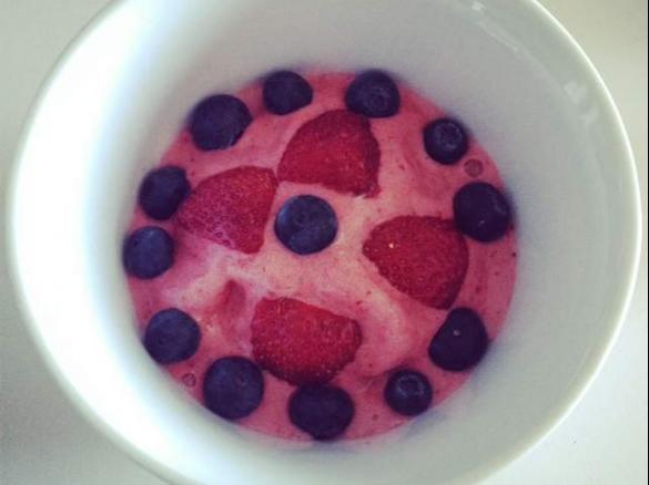 Gesundes Erdbeer-Bananen-eis