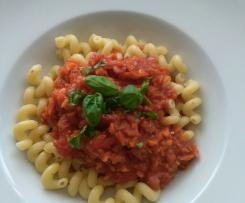 Geli's Nudeln mit Tomatensauce