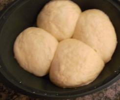 Variation von Dampfnudeln mit selbstgemachter Vanillesauce