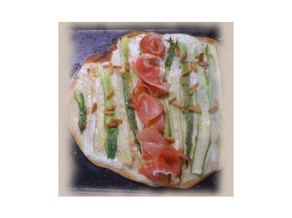 Spargel-Flammkuchen (histaminarm und ggf. vegetarisch)
