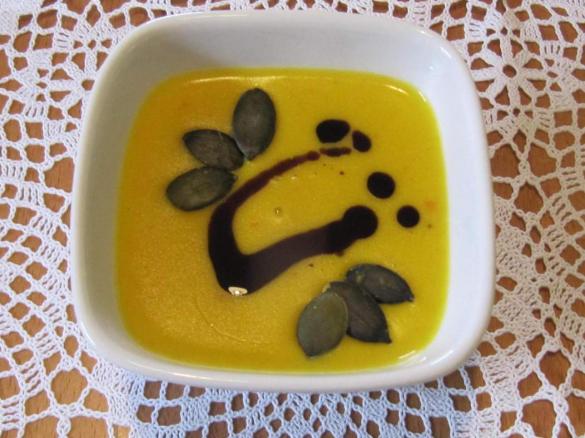 Kürbissuppe mit Chilli und Kokosmilch