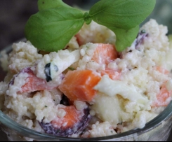 Couscous-Gemüse an Schmanddressing