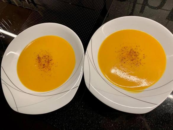 Süßkartoffel-Möhren-Süppchen