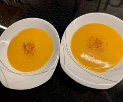 Süßkartoffel-Möhren-Süppchen