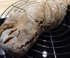 Dinkel-Roggen-Brot (mit Walnüssen)