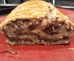 Saftige Haselnussrolle